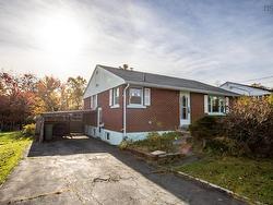 16 Juniper Crescent  Spryfield, NS B3R 2H4