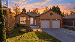 15 NAKISKA COURT  Barrie, ON L4N 8C4