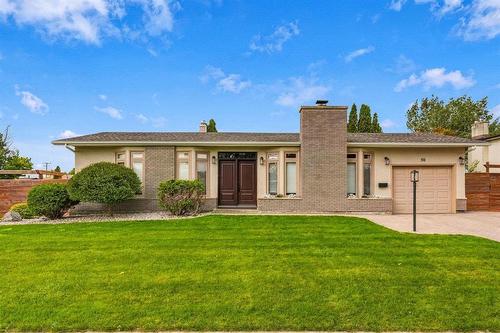 50 Harwick Lane  Winnipeg, MB R2J 3H1