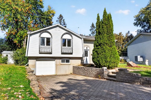 25 Rue Cumberland  Dollard-Des-Ormeaux, QC H9B 1V2