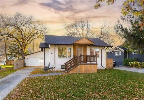 80 Leighton AVE  Winnipeg, MB R2K 0H9