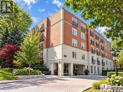 #301 - 30 ANGLESEY BOULEVARD  Toronto, ON M9A 3B5