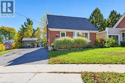 35 PLEASANT Avenue  Kitchener, ON N2M 4A3