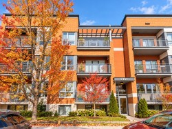 207-2151 Av. Harvard Montréal (Côte-Des-Neiges/Notre-Dame-De-Grâce), QC H4A 2W1