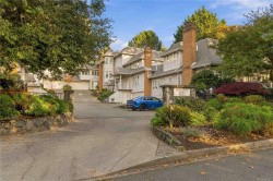 #7-1027 Belmont Ave Victoria, BC V8S 3T4