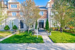 3184 ECLIPSE AVENUE  Mississauga, ON L5M 7X1