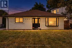 560 STONECLIFFE ROAD  Oakville, ON L6L 4N9