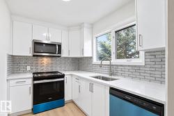 1566 LAKEWOOD RD W NW  Edmonton, AB T6K 2V9