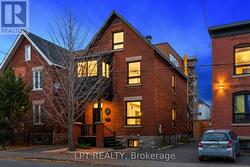 323 BOOTH STREET  Ottawa, ON K1R 7K1