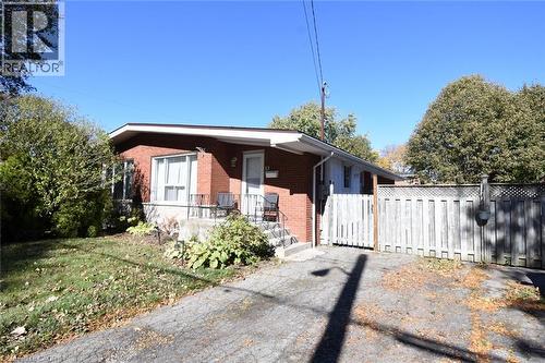 5 RONALDSHAY Avenue  Hamilton, ON L9A 3B2