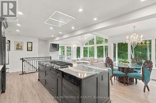 1228 ELGIN CRESCENT  Oakville, ON L6H 2J7