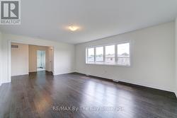 Primary Bedroom - 