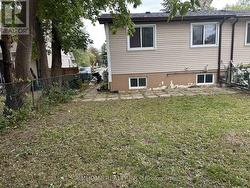 302 CLIFFWOOD ROAD Toronto, ON M2H 2E5