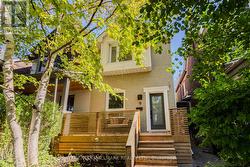 9 PRUST AVENUE Toronto, ON M4L 2M7