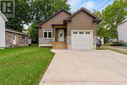 52 QUEEN STREET  Huron East, ON N0G 1H0