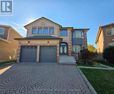 12A MAURO COURT  Richmond Hill, ON L4B 3J8