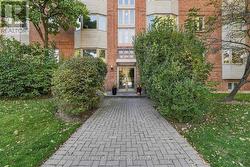 204 - 60 KIPPENDAVIE AVENUE  Toronto, ON M4L 3R5