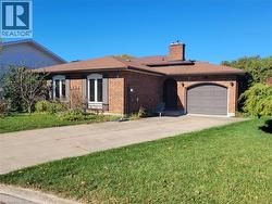 9 CHARLEEN Circle Unit# MAIN  St. Catharines, ON L2M 7G6