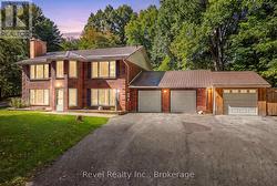 18 BESSIE AVENUE S Kawartha Lakes (Bobcaygeon), ON K0M 1A0
