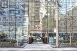 1401 - 33 CHARLES STREET E  Toronto, ON M4Y 0A2