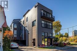 B - 206 MANCHESTER AVENUE  Ottawa, ON K1Y 1Y9