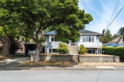 1790 Denman St Victoria, BC V8R 1Y4
