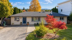 5883 Heather St Duncan, BC V9L 0A3