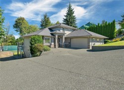 830 Pinecrest Rd Campbell River, BC V9W 3P3