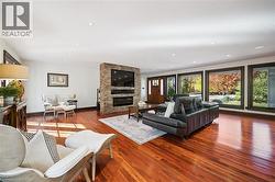 11 MAPLE HILL Drive  Kitchener, ON N2M 2R7