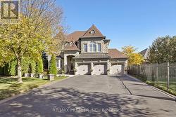 Oversized Driveway & 3 Car Garage - 