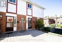 23 - 10 BUR OAK WAY Toronto, ON M3L 2G4