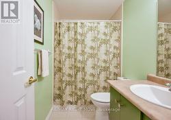 Main Bathroom off Foyer - 