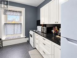 3 - 33 KING STREET W Brockville, ON K6V 3P7