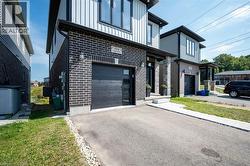 904 CHAPEL HILL Court  Kitchener, ON N2R 0P4