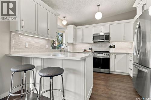 246 Hector Crescent N, Regina, SK 