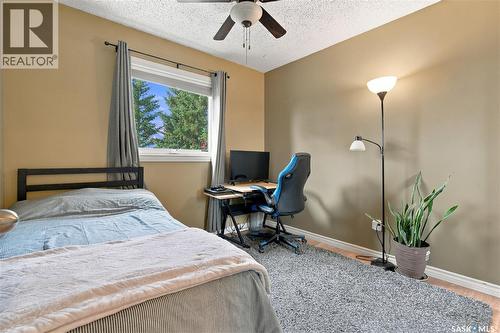 246 Hector Crescent N, Regina, SK 