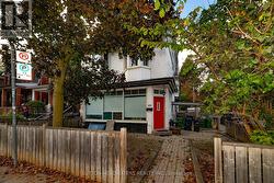 106 BARTON AVENUE Toronto, ON M6G 1P9