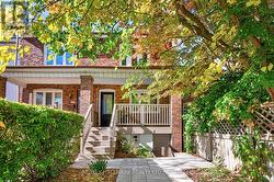 384A MONTROSE AVENUE Toronto, ON M6G 3H1