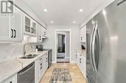 27 Costain Court, Kitchener, ON 