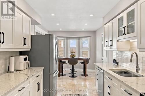 27 Costain Court, Kitchener, ON 