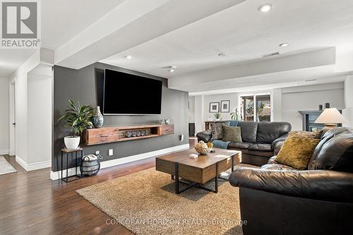 27 Costain Court, Kitchener, ON 