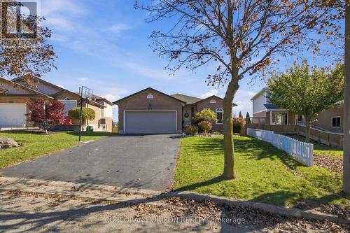 27 Costain Court, Kitchener, ON 