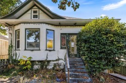 2002 Chambers St Victoria, BC V8J 2W4