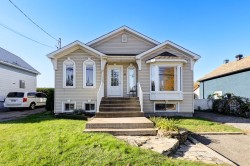 8 Rue Louis-Hébert Sainte-Thérèse, QC J7E 3W5