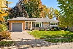 18 EVELYN Crescent  Kitchener, ON N2A 1G9