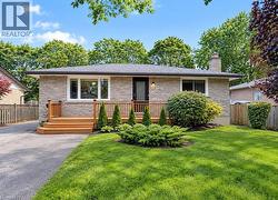 137 COUNTRY CLUB Drive Guelph, ON N1E 3K8