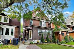 8 ALHAMBRA AVENUE Toronto, ON M6R 2S3