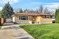 73 Dickens Drive  Winnipeg, MB R3K 0P6