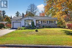 44 SINGAL STREET  Ottawa, ON K2L 1B9
