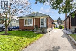 24 MULDREW Avenue Toronto, ON M1R 1X5